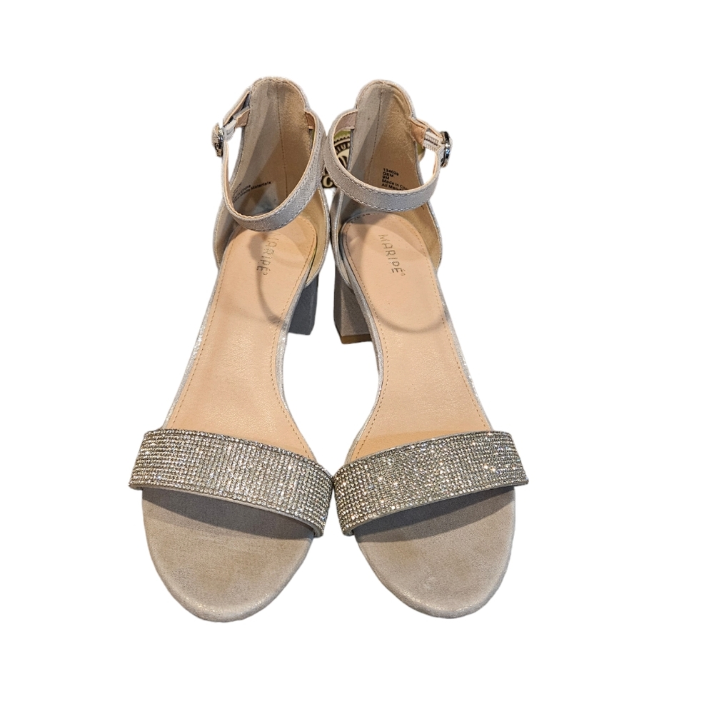 Maripe Silver Sparkley‎ Pumps. - Picture 5 of 8